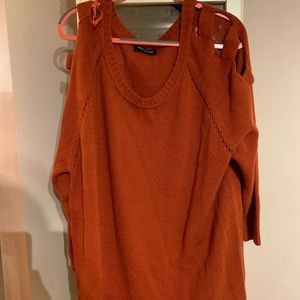 Fashion to figure orange sweater with peep sleeve